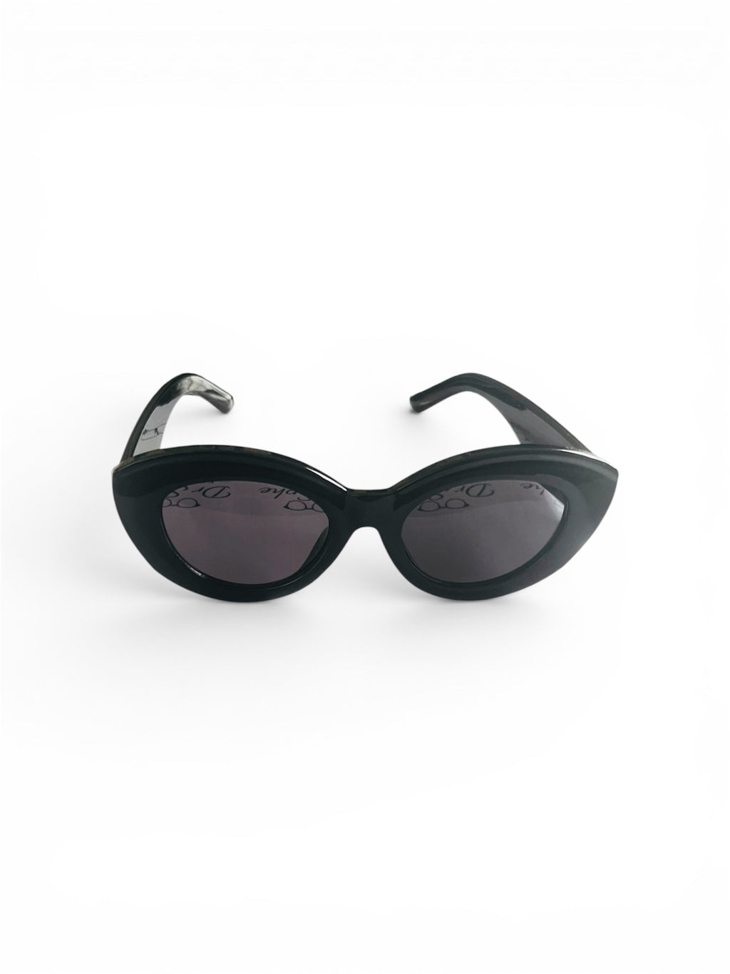 Retro Oval Black Sunglasses – Classic Minimalist Frame
