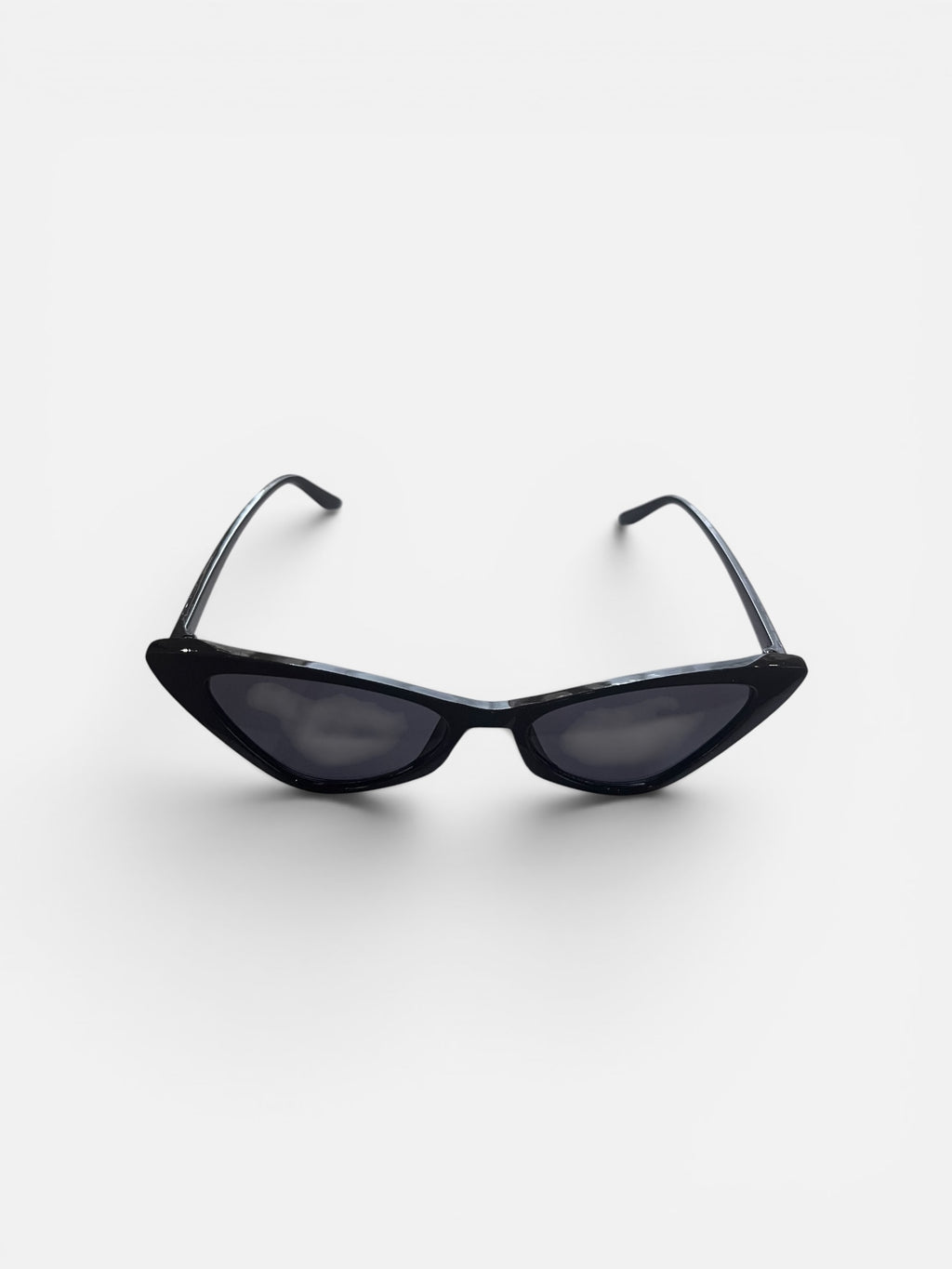Chic Cat Eye Sunglasses (Black)